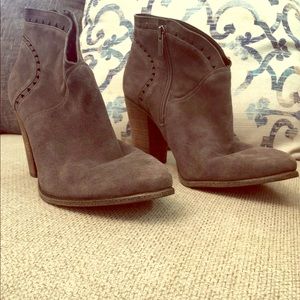 Vince camuto booties